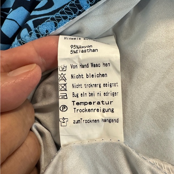 Enmain Women’s NWT Size 2XL Rayon Spandex Blend Print Top - Picture 7 of 7